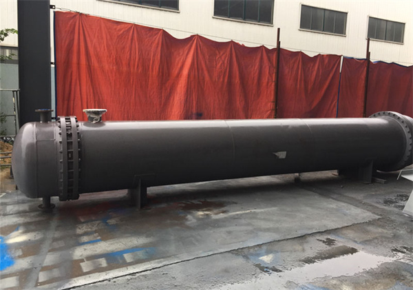 煙臺(tái)正太壓力容器：U形管與浮頭式換熱器，性能與選型秘籍